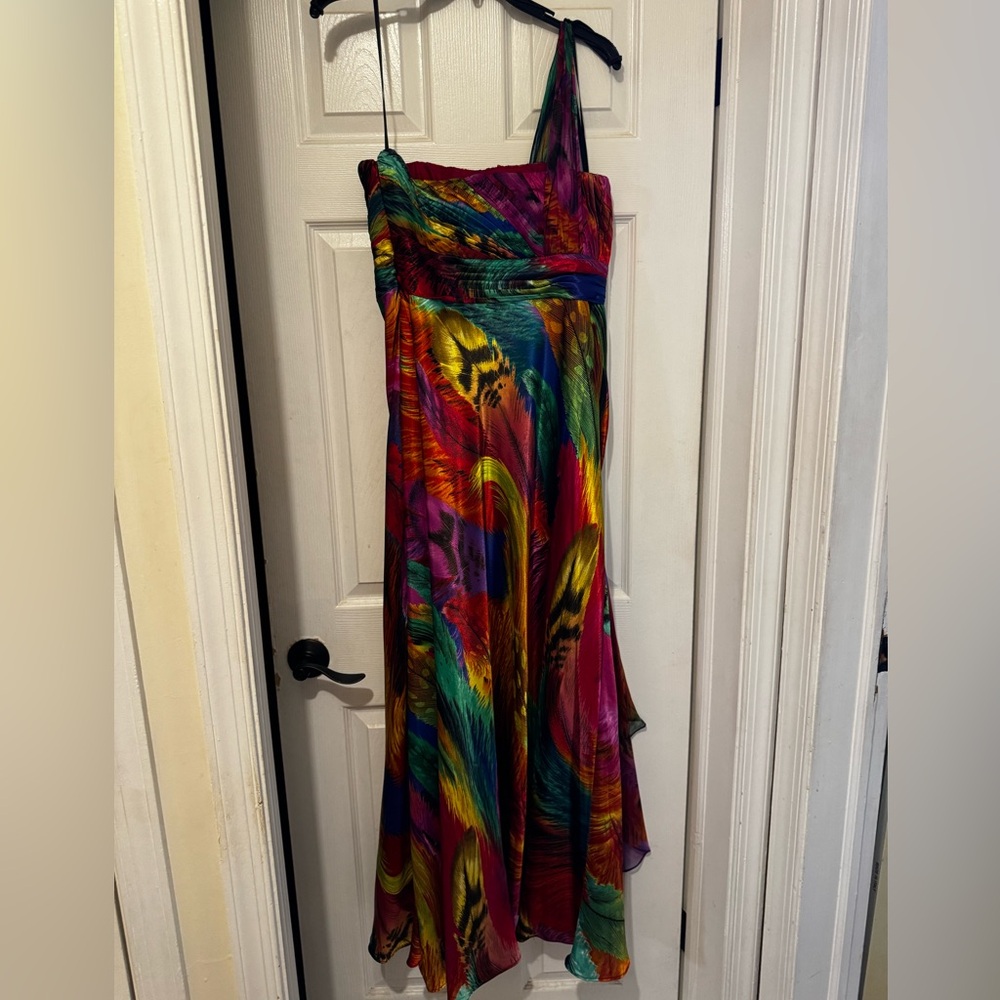 Worn Once peacock styled dress Size 10 - Picture 3 of 5